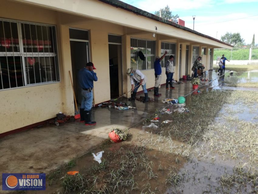 Continúa SEE con faenas de limpieza en escuelas de Morelia