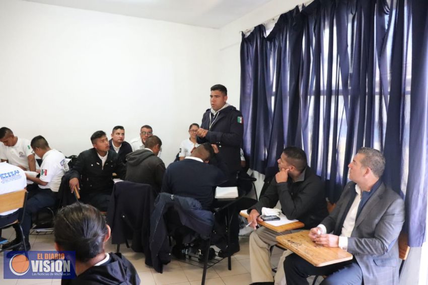 Continua IEESSPP alta capacitación para el mejoramiento profesional de instructores