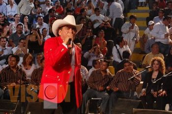 Joan Sebastian abarrota  el Centro de Espectáculos 