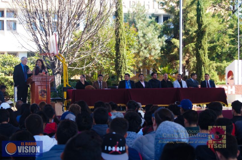 Presentan el libro “Cálculo diferencial para docentes” en el Tec Ciudad Hidalgo 