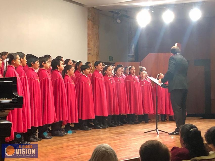 Con sala llena, Niños Cantores de Morelia cautivan el Palacio de Bellas Artes