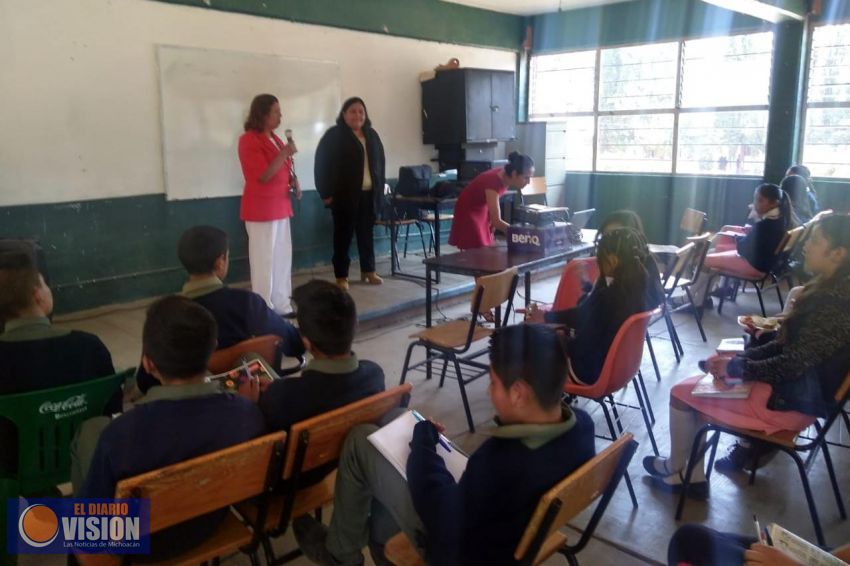 Imparten charlas educativas a escuelas secundarias para evitar la trata 