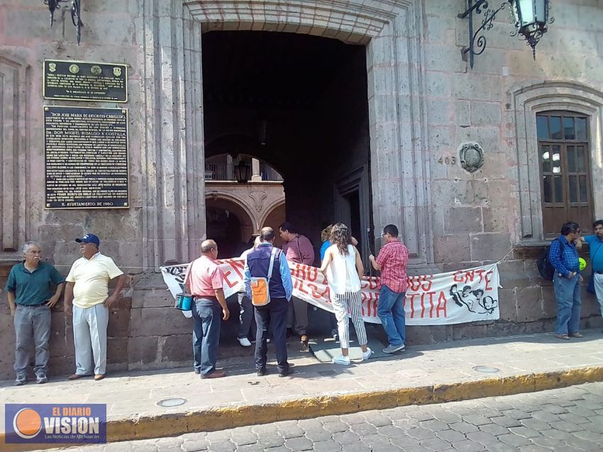 Maestros de la CNTE toman alcaldía de Morelia