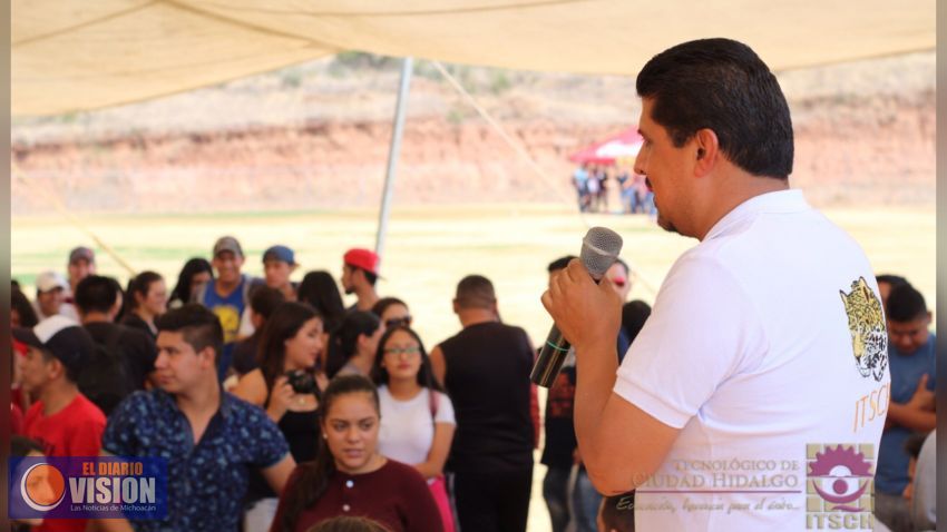 Mediante rally, festejan a los alumnos del Tecnológico Ciudad Hidalgo 