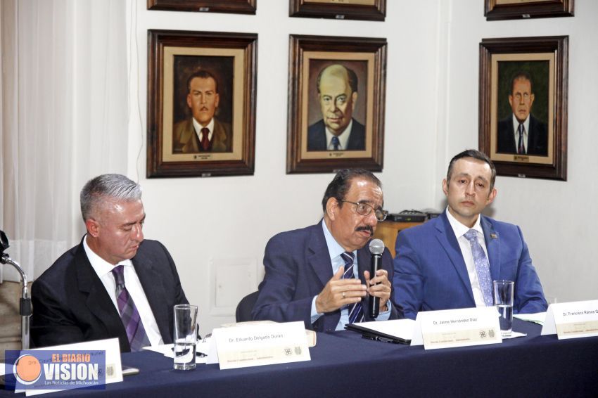 Presentan libro “Curso de derecho constitucional y administrativo 1888”