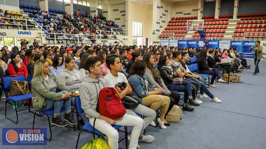 Más de 300 estudiantes reciben el Curso de Inducción en la UVAQ 