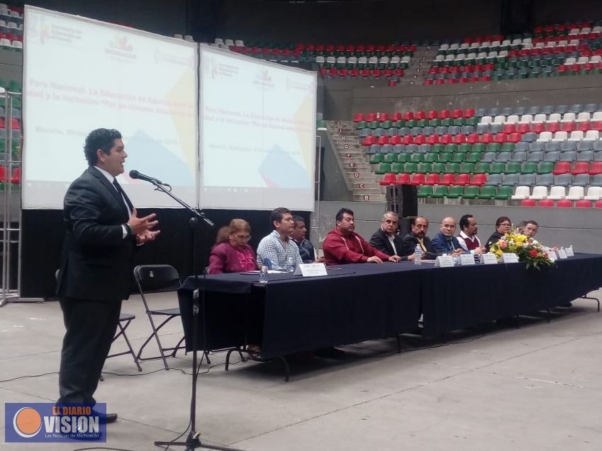 Realizan en Michoacán el primer Foro Nacional de Educación de Adultos