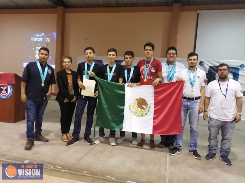 Alumnos del ITSCH dominaron el XRobo7s Perú con 4 medallas