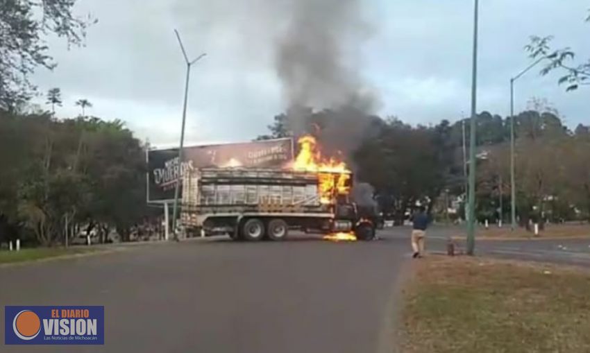 Otro narco-bloqueo en Uruapan 