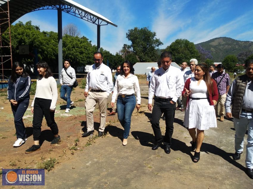 Raúl Cárdenas supervisa obras de infraestructura educativa   