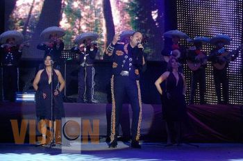 Expo Feria festejó a lo grande a las madres michoacanas con Pepe Aguilar