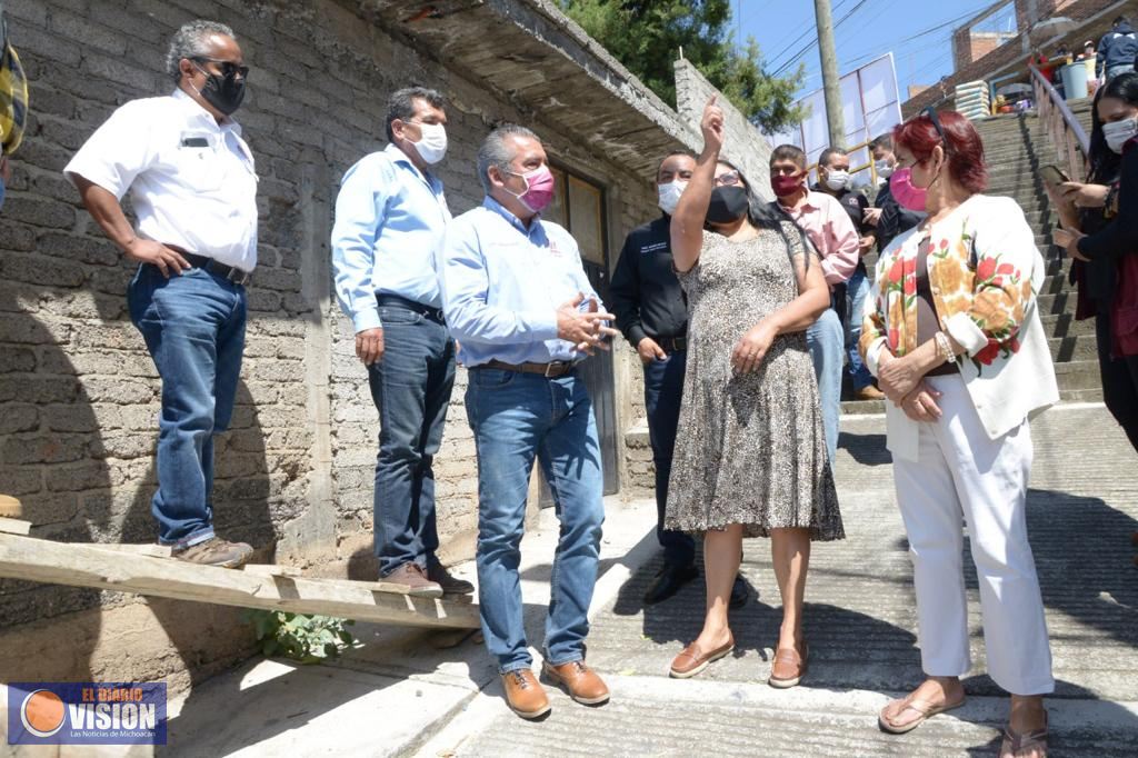 Raúl Morón inicia con dignificación de viviendas, en la colonia Rincón del Punhuato 