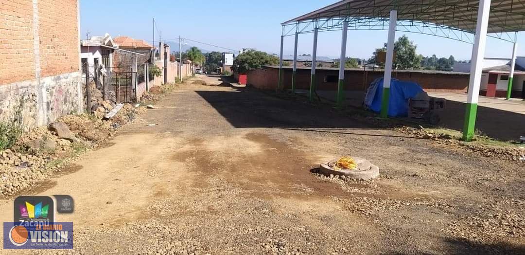 En Zacapu, avanzan las obras de pavimentación en la comunidad de Franco Reyes 