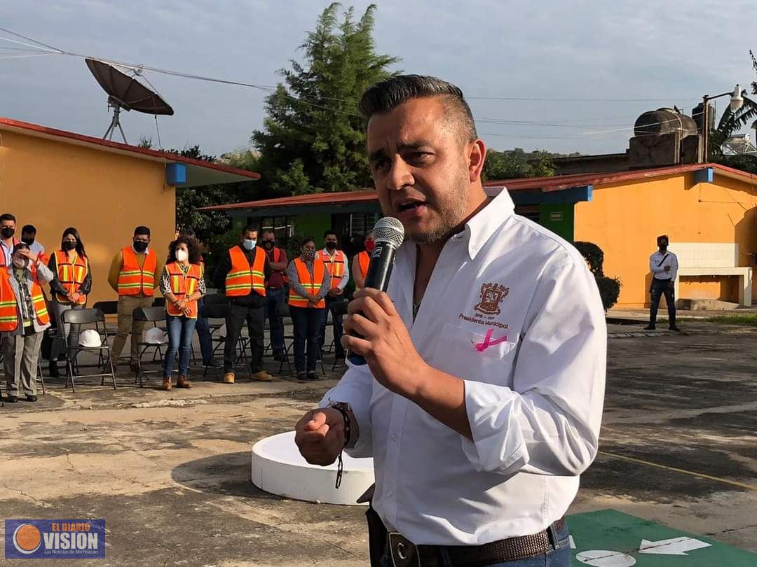 Alejandro Correa, dio el banderazo de arranque al Domo de la Escuela Primaria “José Ma. Morelos”