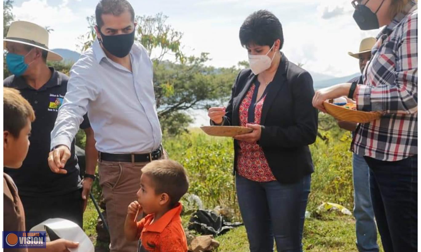 Alma Rosa Vargas, entregó una obra en la comunidad de Santa Fe de la Laguna