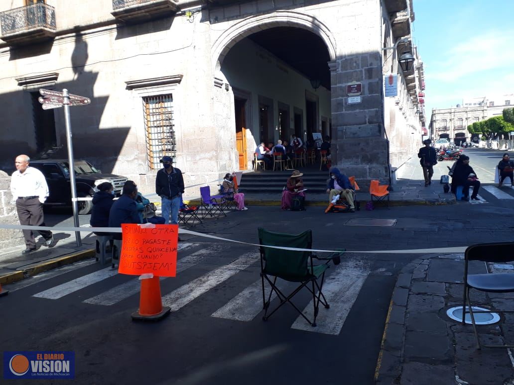 Trabajadores del Poder Judicial bloquean centro histórico por falta de pagos 