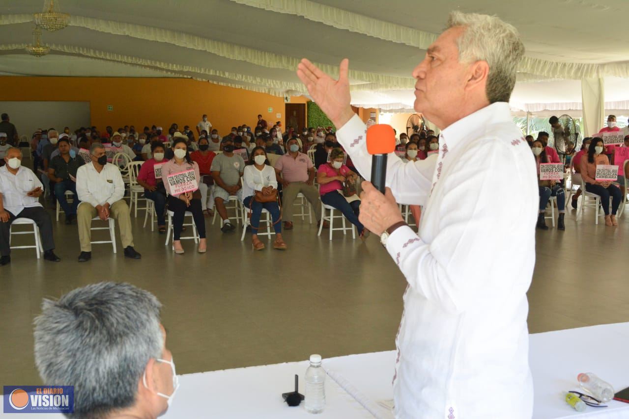 Michoacán merece una democracia con contenido social: Cristóbal Arias 