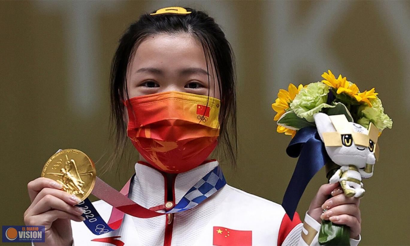 La tiradora china Yang Qian consiguió la primera medalla de oro en Tokio 2020