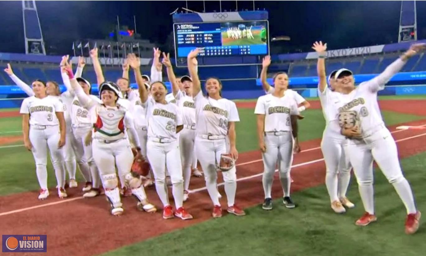 Jugadoras de la Selección de Softbol podrían ser expulsadas por tirar el uniforme a la basura