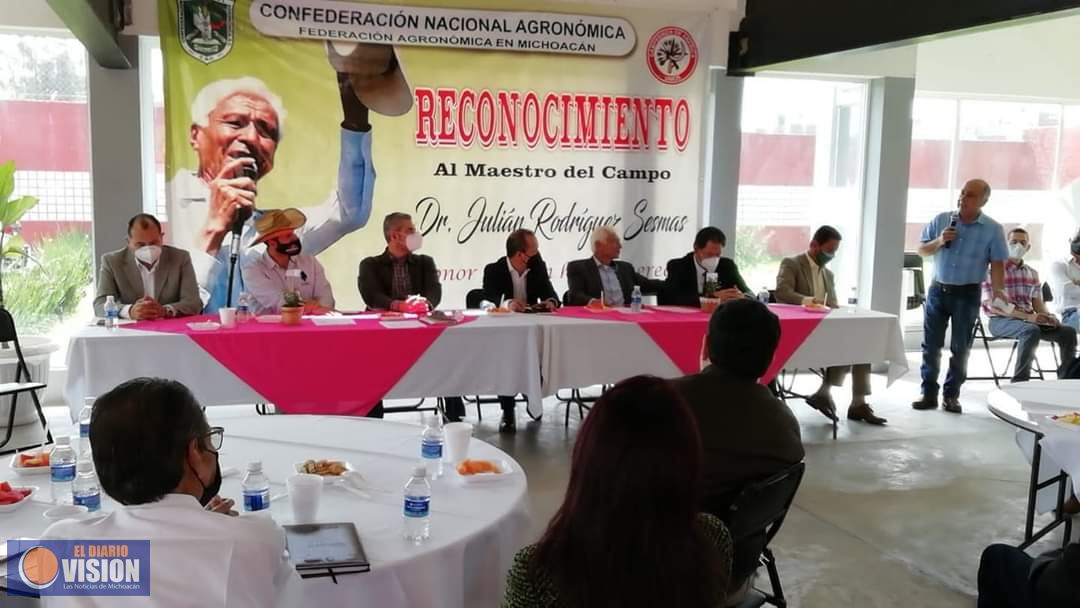 Federacion Agronómica, rinde homenaje al Maestro Julián Rodríguez Sesmas 