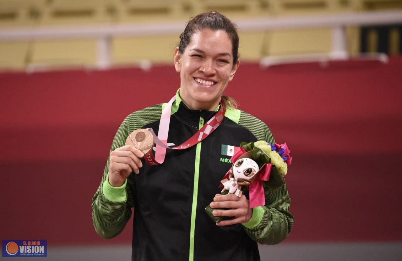 Lenia Ruvalcaba, gana medalla de bronce en el judo de los Juegos Paralímpicos Tokio 2020.