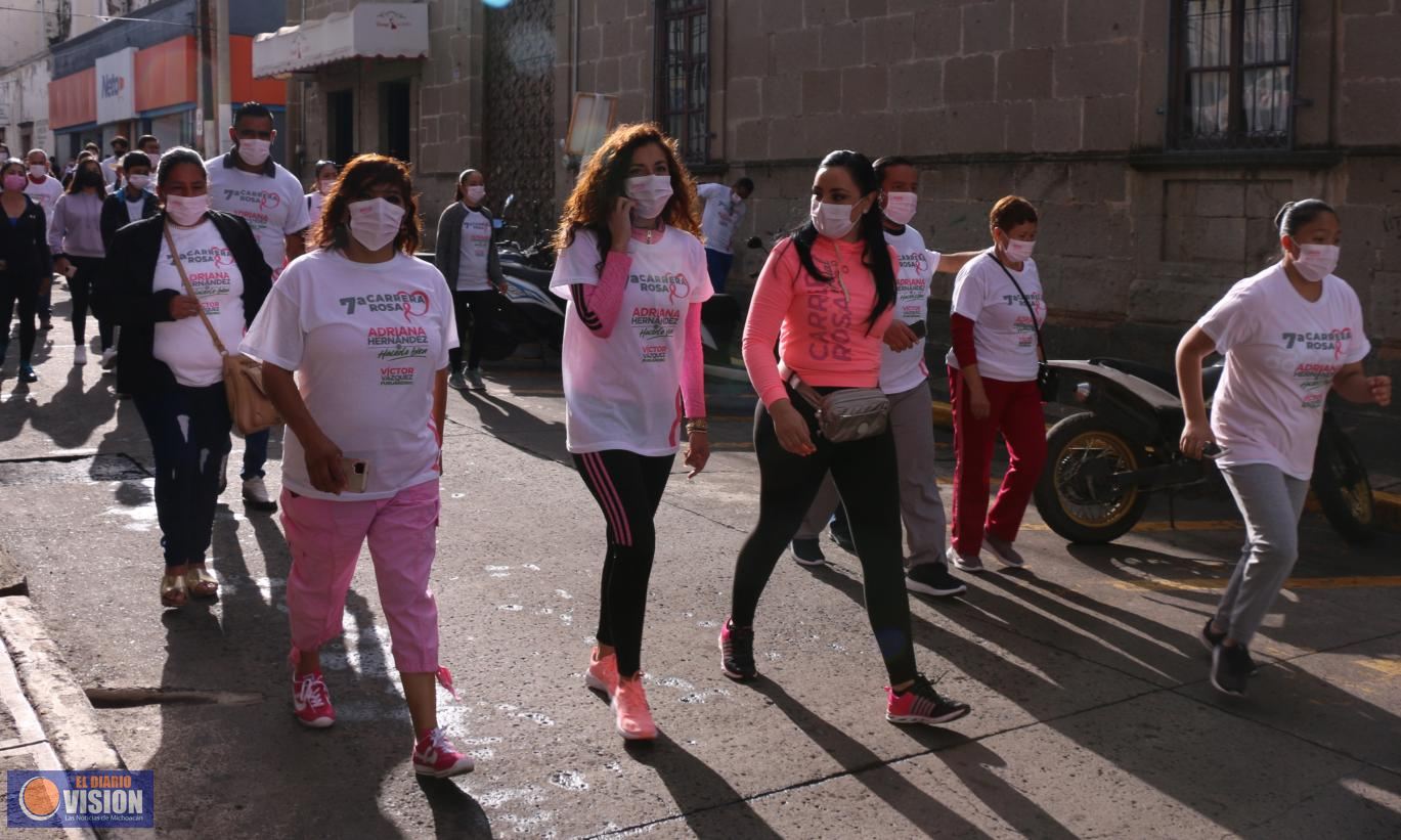 Realiza Adriana Hernández 7ª Carrera Rosa para reforzar acciones contra el cáncer de mama 