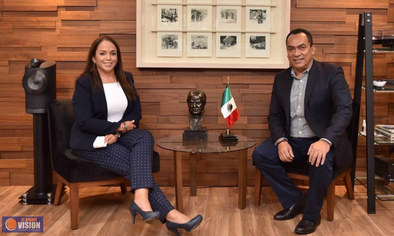 Se reúnen Andrea Villanueva y el Fiscal Adrián López Solís