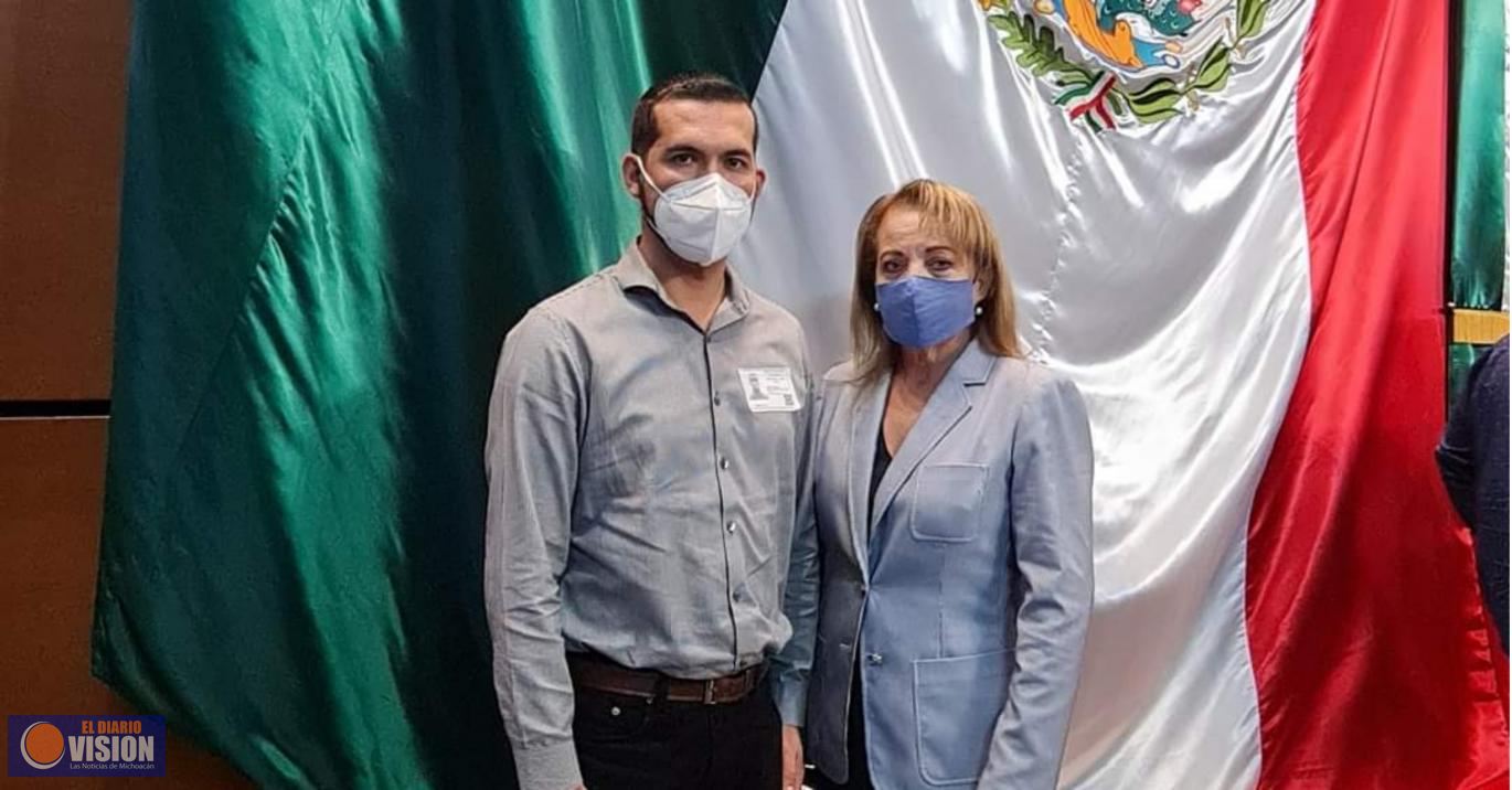 La diputada federal María Elena Serrano Maldonado, se reunió con alcaldes de Michoacán