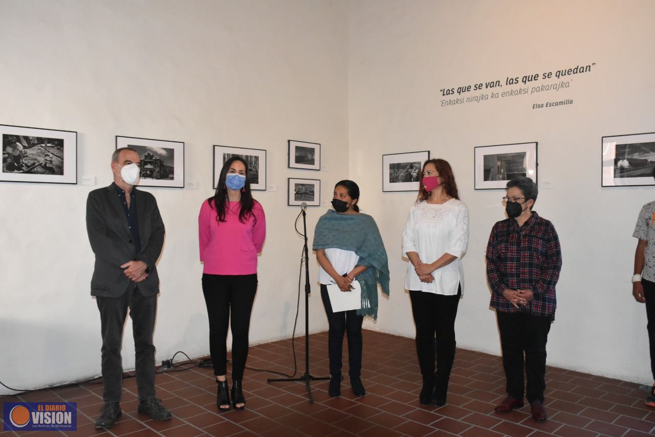 Presenta Elsa Escamilla la obra “Las que se van, las que se quedan”