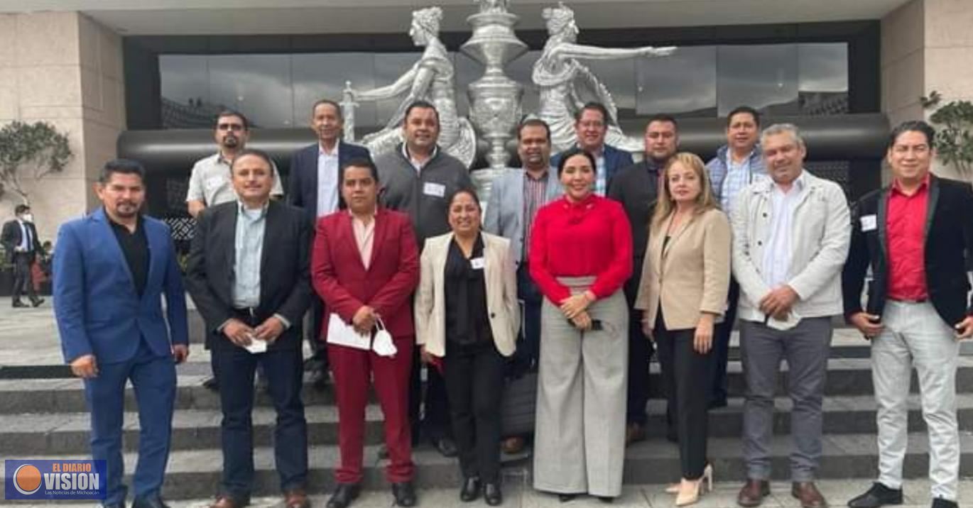 María Elena Serrano, se reúne con alcalde priistas de Michoacán 