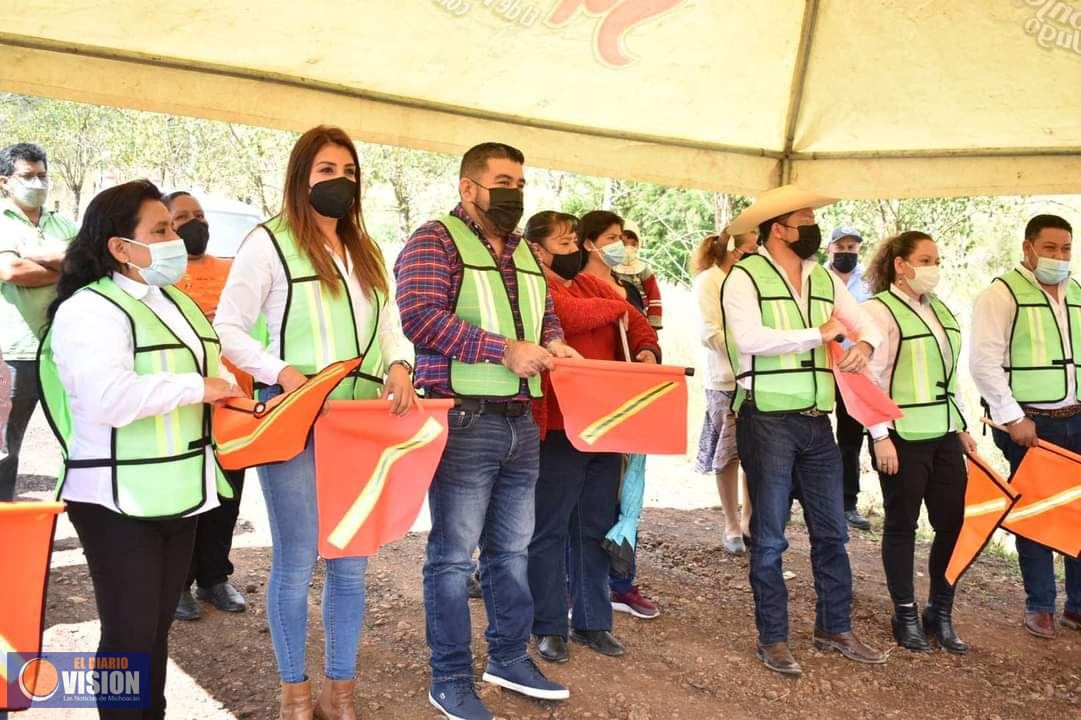 Paco Huacus, arrancó obra pública en La Piedad y Acuitzio del Canje 