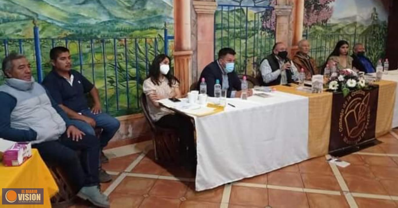 El Consejo de la Crónica Municipal de Peribán, da a conocer su “ópera prima”