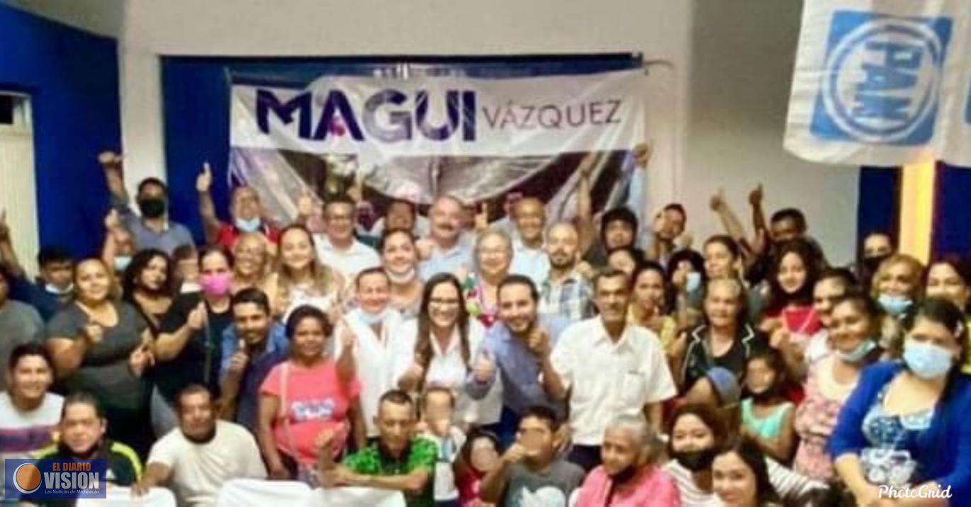 Panistas de Apatzingán se suman al proyecto de Magui Vázquez rumbo a la Dirigencia del PAN