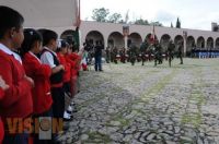 5.Leonel Godoy asiste a entrega de Símbolos Patrios