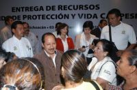 3.Entrega el Gobernador Leonel Godoy fondo vida campesina