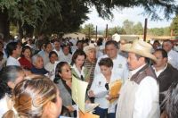 2.El Gobernador Leonel Godoy Inaugura obras en Charapan