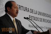 4. Asiste Leonel Godoy  la apertura de la Universidad Virtual