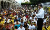 2. Reñida competencia electoral, pelea de tercios; nada para nadie