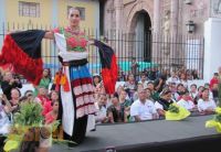 Gran éxito la pasarela del rebozo en Uruapan