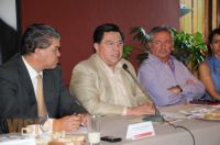 Jesús Reyna y con delegados federales 