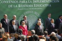 Firma de convenios para la implementación de la Reforma Educativa: EPN