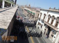 Profesores y policías federales