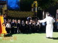 El padre Faustino con los peques