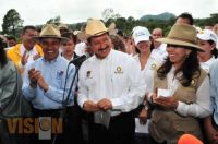 Leonel Godoy Rangel trabajos de reforestación