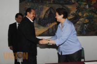 2.FIRMA LEONEL GODOY CONVENIO CON LA UMSNH 