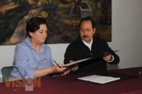 FIRMA LEONEL GODOY CONVENIO CON LA UMSNH 