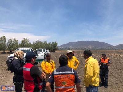 Brigadas atienden incendio de tule en Santa Ana Maya