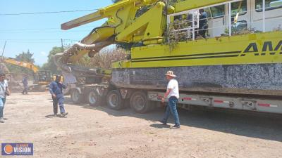 Llega segunda maquinaria de la Marina para rescatar el lago de Pátzcuaro