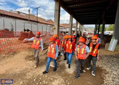 Con 45% de avance, comerciantes revisan obra del nuevo mercado de Pátzcuaro