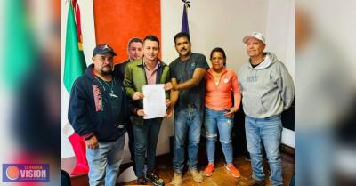 Arturo Estrada, El Presidente de Quiroga, impulsa regularización de la tierra